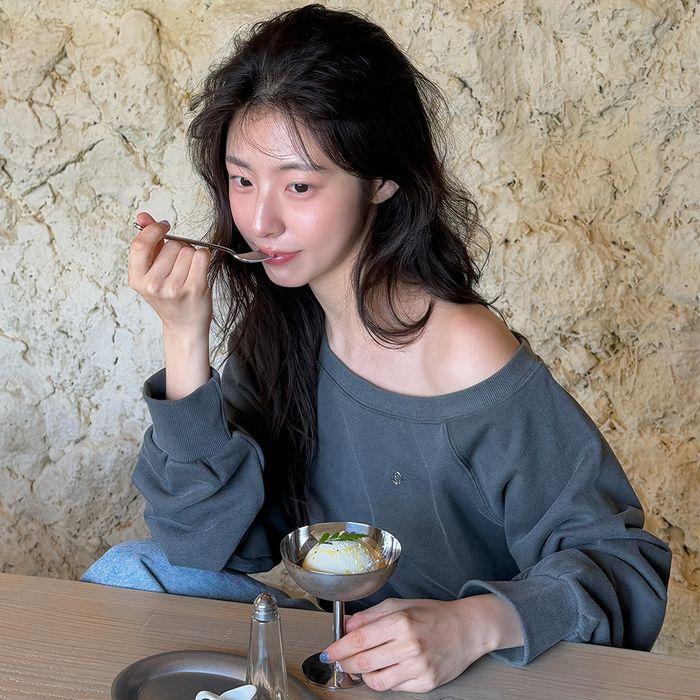 에딘 오프숄더 스웻셔츠 ( 피그먼트 차콜 )