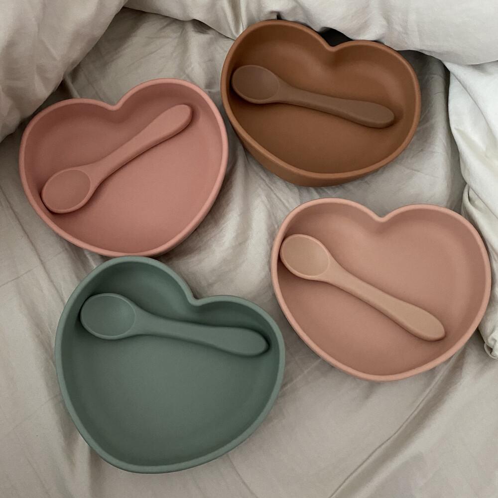 [urvs]하트그릇 스푼 세트 heart plate&spoon set 이유식그릇 아기식판 유아식판 이유식식판 흡착식판 이유식식기 실리콘그릇