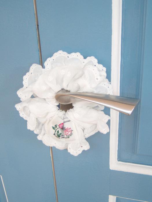 Shue Scrunchie_White