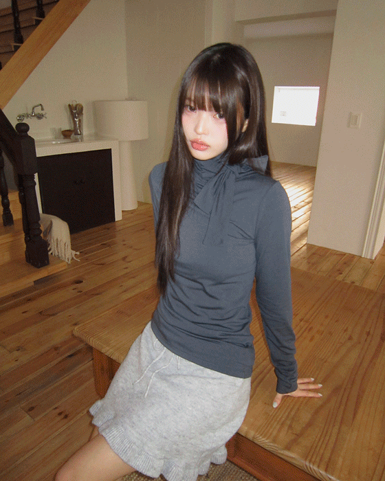 원더원더 [기모소재🧶] 메르 리본 타이 기모 폴라 티셔츠