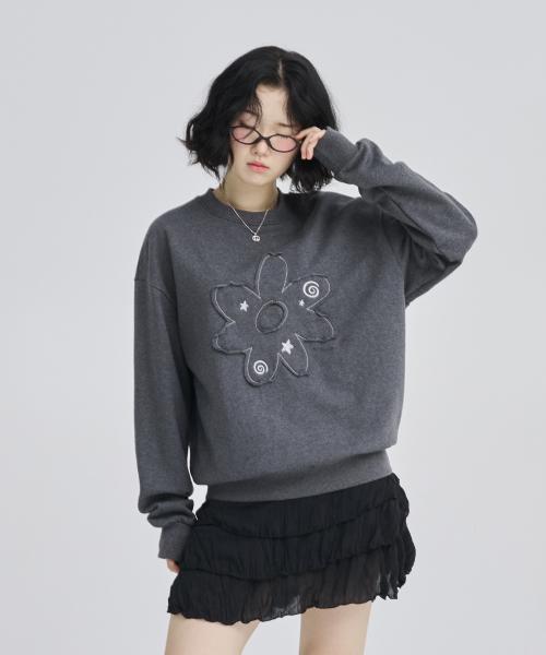 플라워 패치워크 스웻셔츠 챠콜