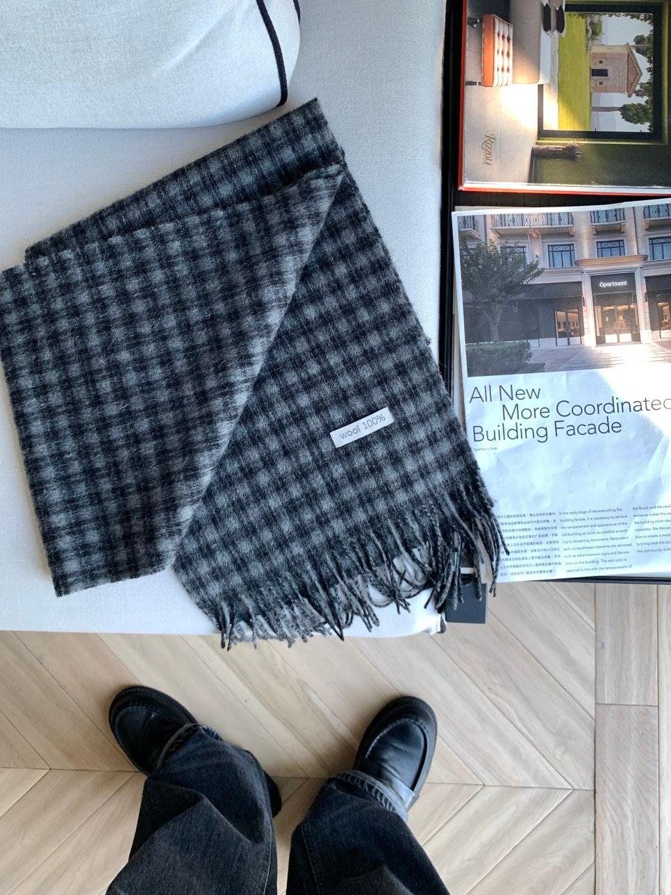 Am gingham check black muffler