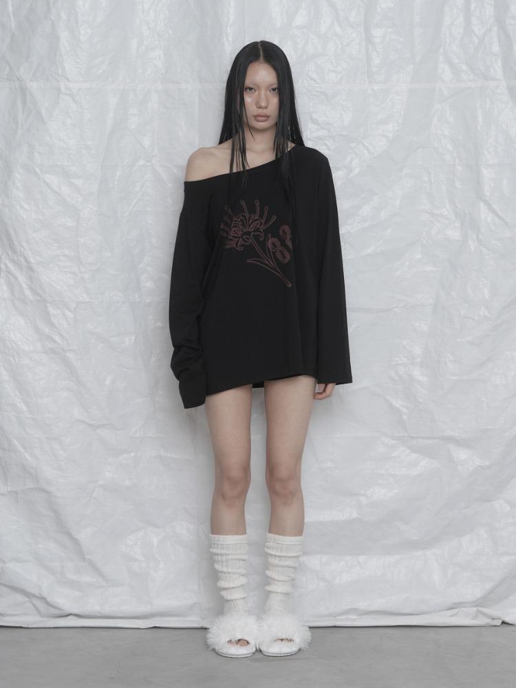 [mnem] Red Spider Lily Boatneck Tee