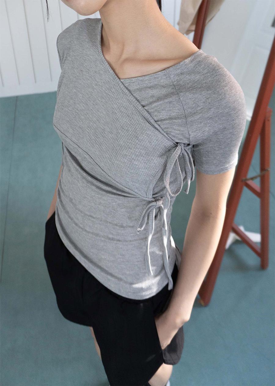 LAYERED GOLGE HALF T