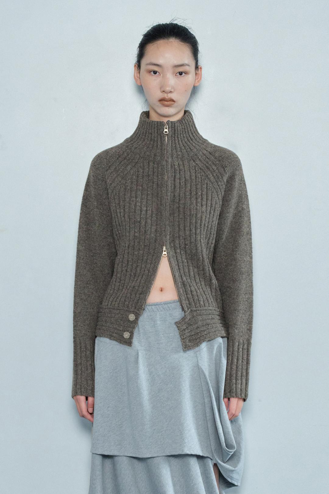 HEM BUTTON KNIT ZIP UP / BROWN