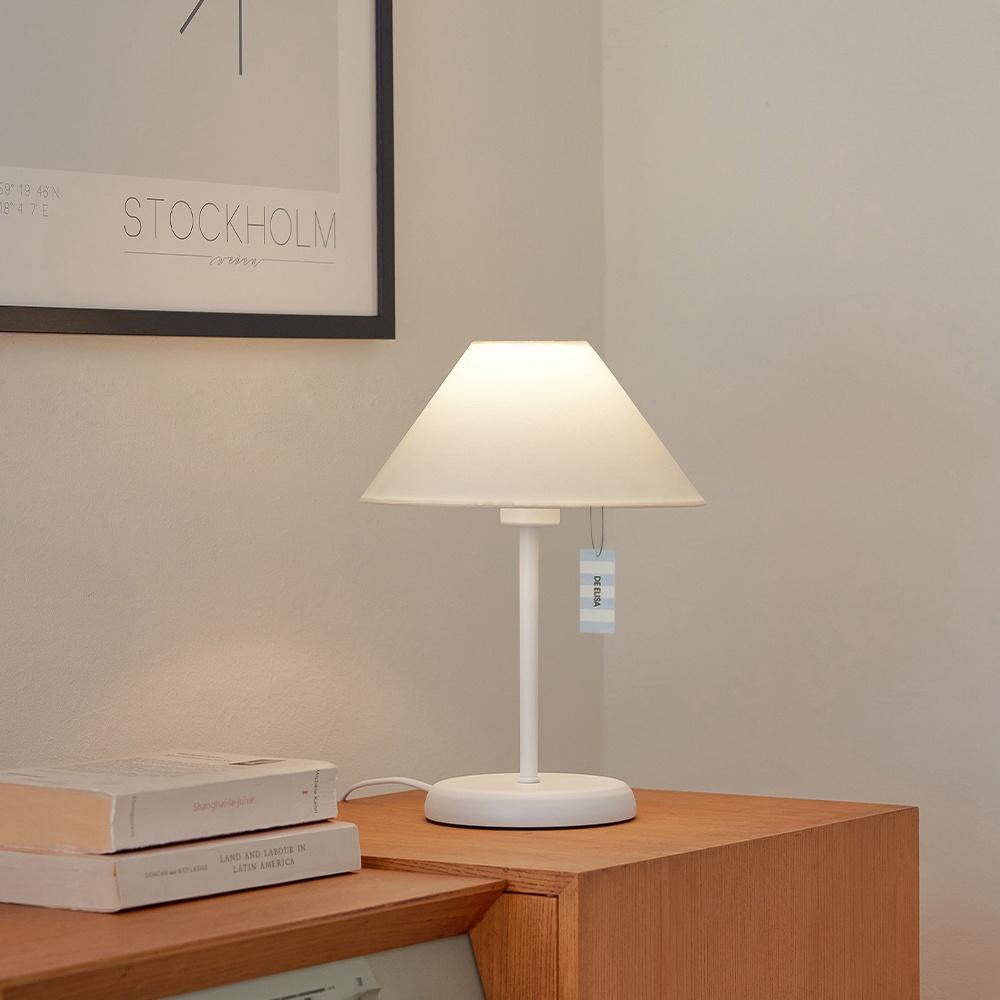아토 테이블 램프 - 화이트바디