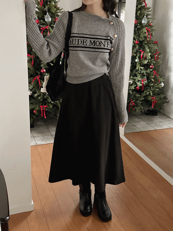 롤스 사선 버튼 니트