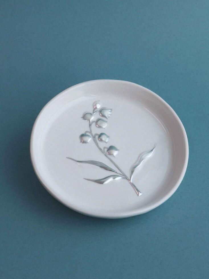 may-lily round-dish