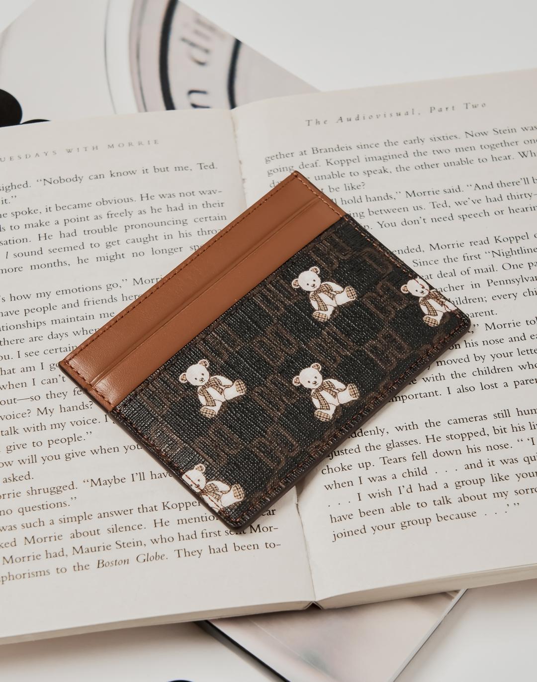 [24FW] [DAKS TEDDY] 브라운 패턴 소가죽 카드홀더