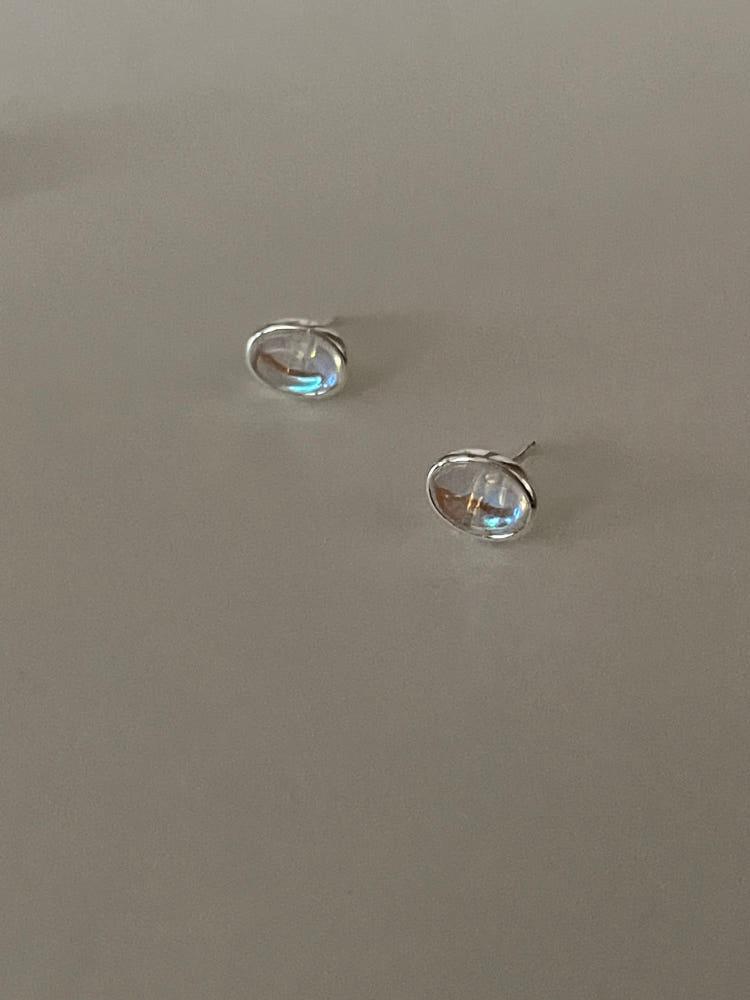 [모노로그] 레인보우 문스톤 타원 심플 스터드 귀걸이