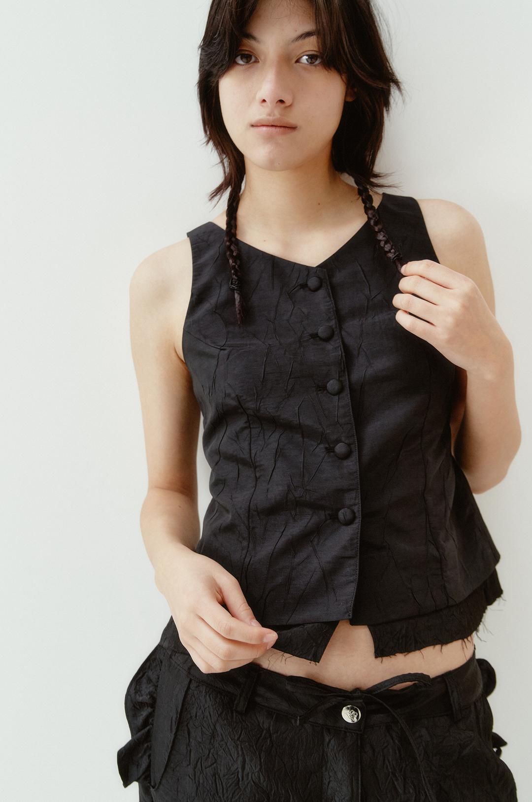 G_BACK POINT CREASE VEST / BLACK