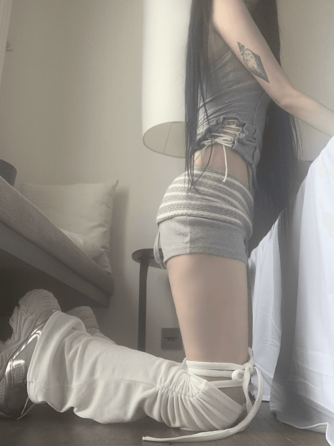 Cutina Low-Waist Knit Shorts (light gray)