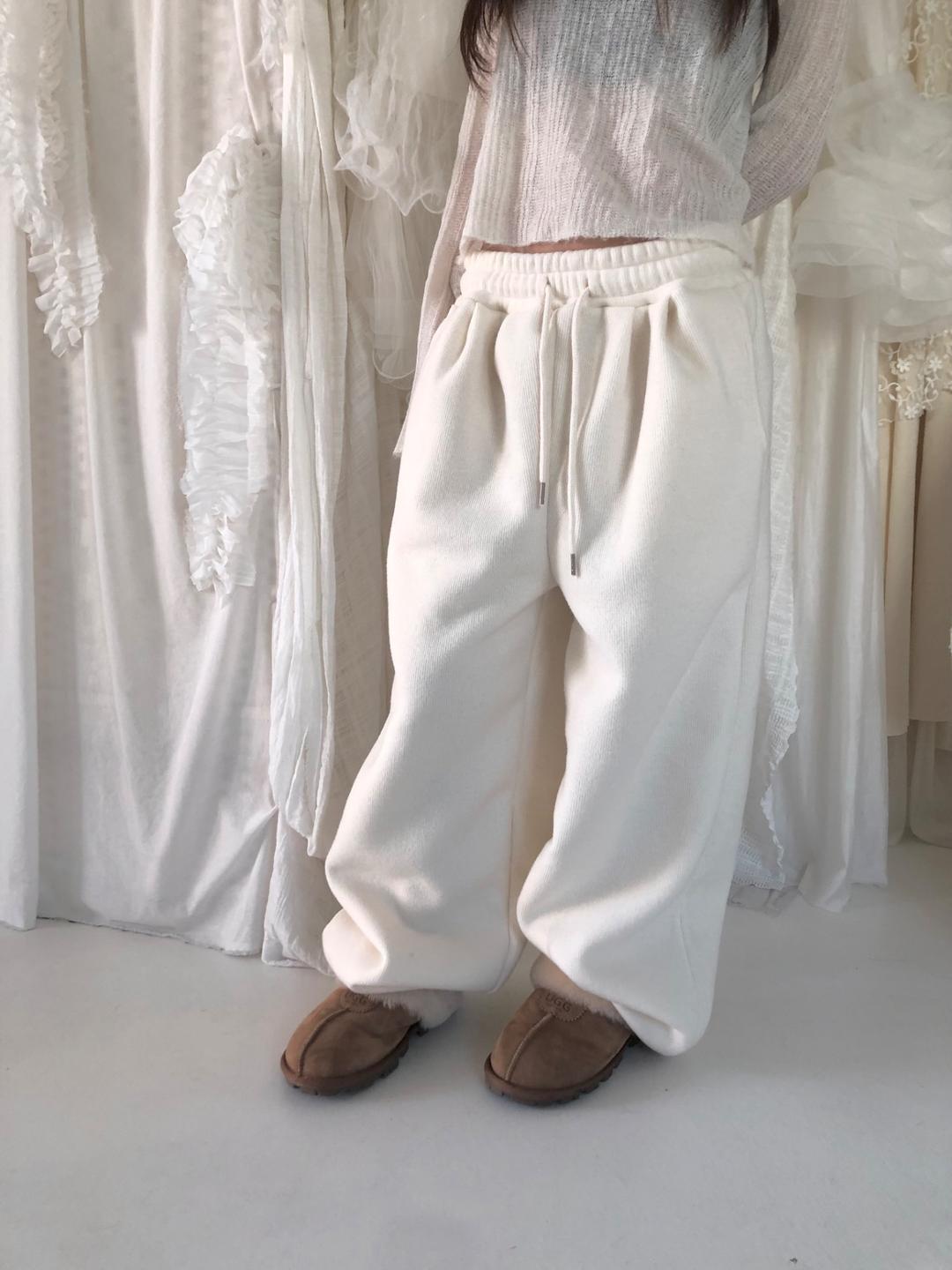 안감기모 Corduroy jogger pt