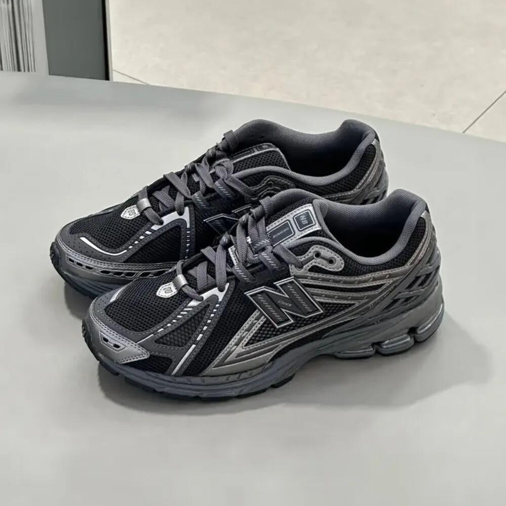 뉴발란스 1906R 스니커즈 블랙 실버 M1906RES