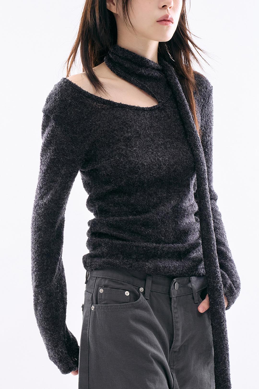 레아 브이넥 스트랩 울 니트