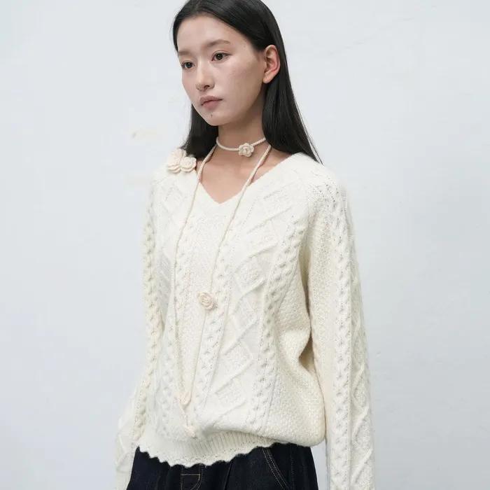 WOMAN 스캘럽 케이블 브이넥 풀오버 [IVORY] / WBE4L05556