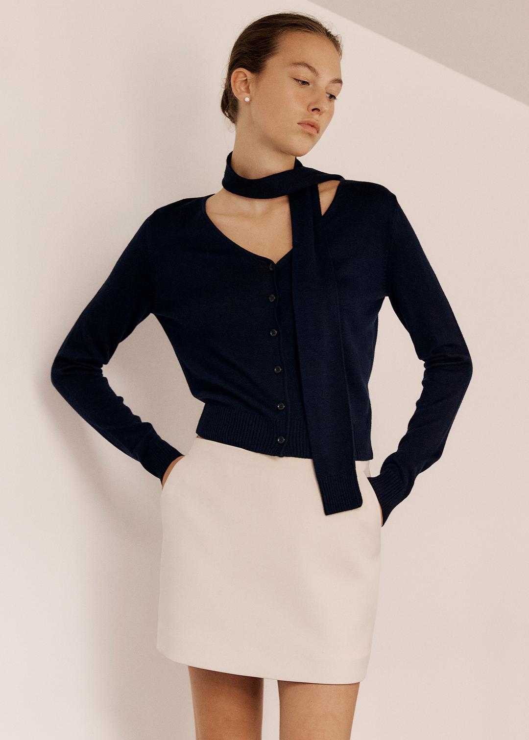 베르 스카프 디테일 가디건