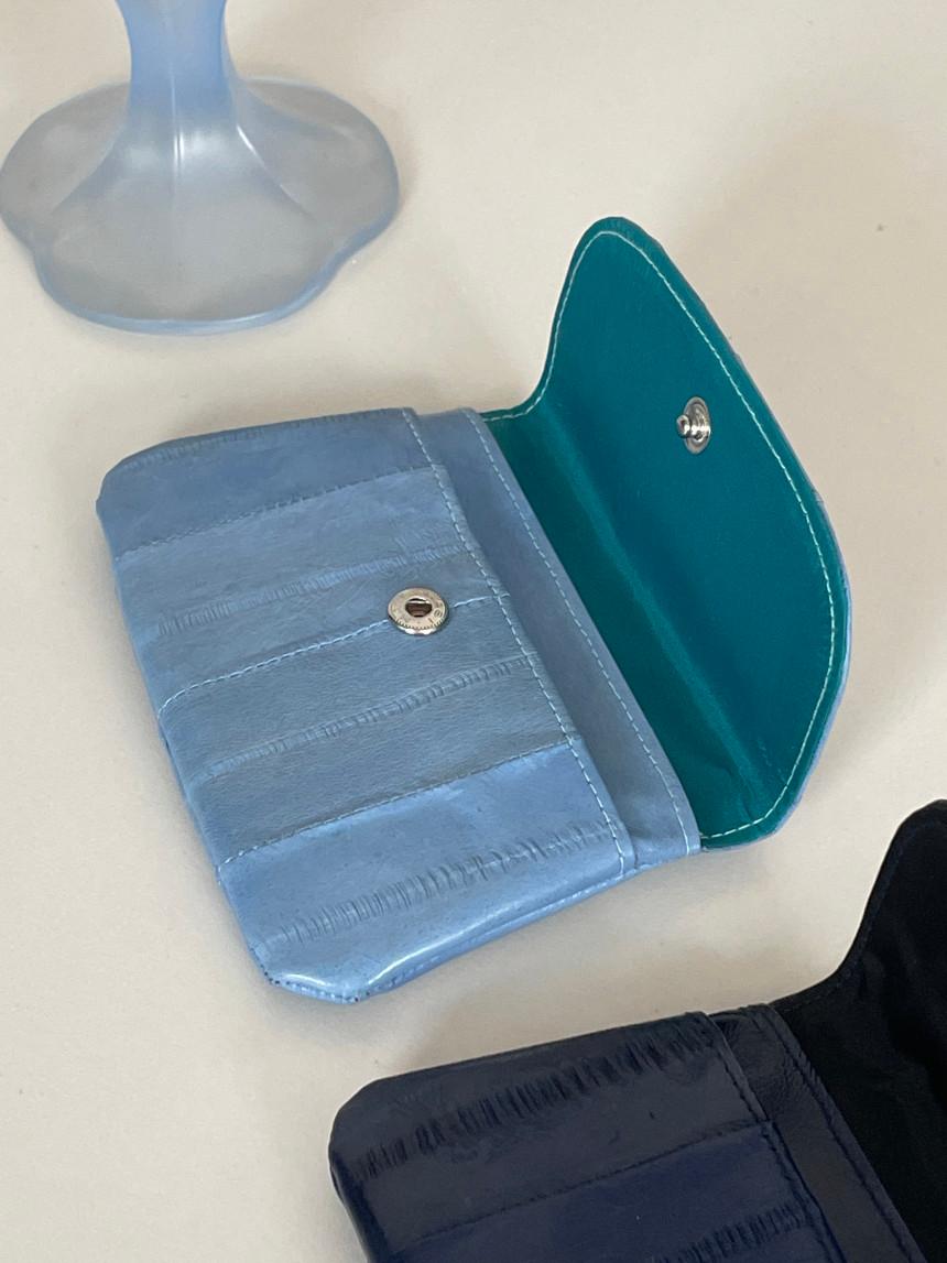 croissant mini wallet (light blue)