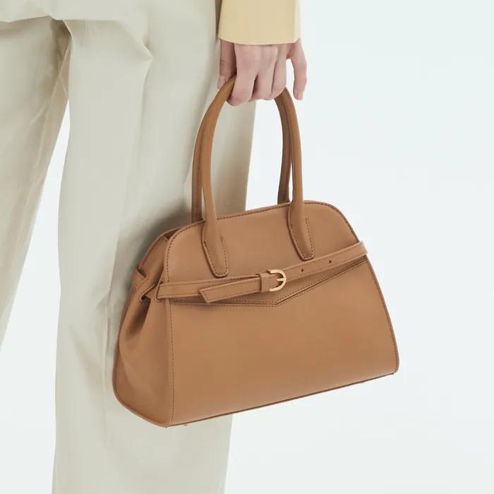 핸드메이드 카우레더 클래식 버클 리비 토트백 l 베이지 l B03-S-2