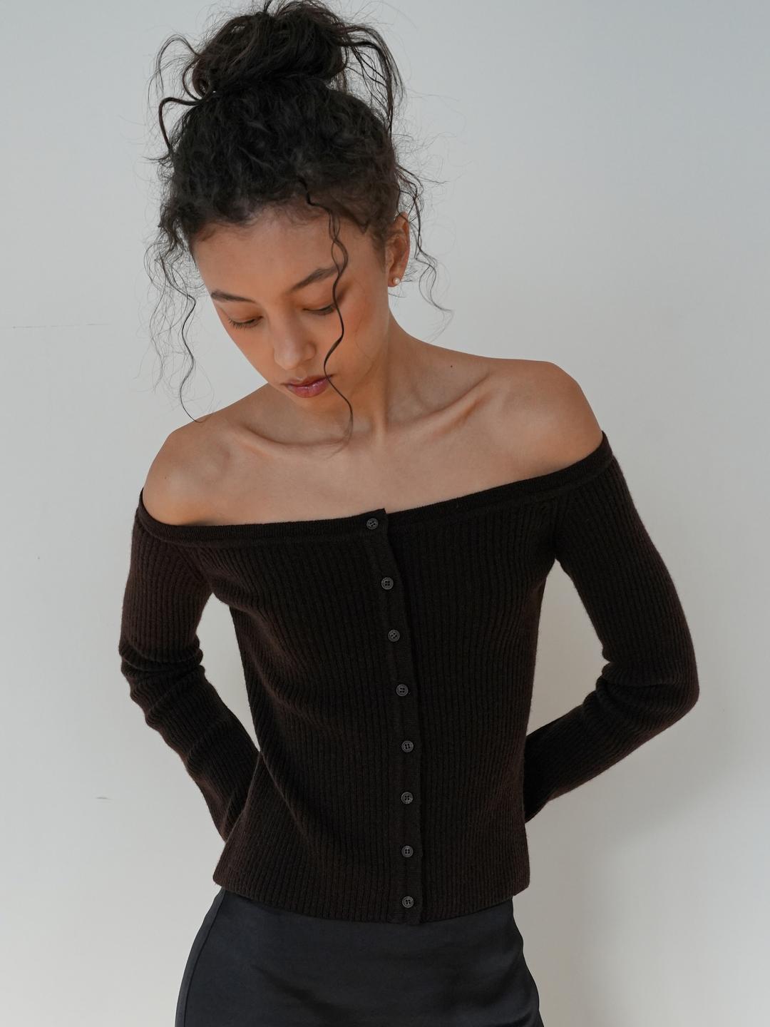 OFF-SHOULDER WOOL CARDIGAN_BROWN