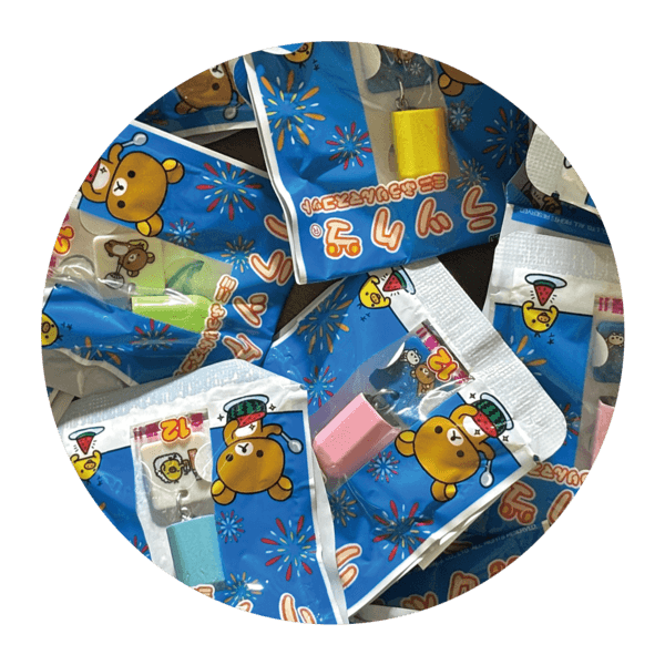 夏 ... 랜덤 리락쿠마 미니 후우링 스트랩