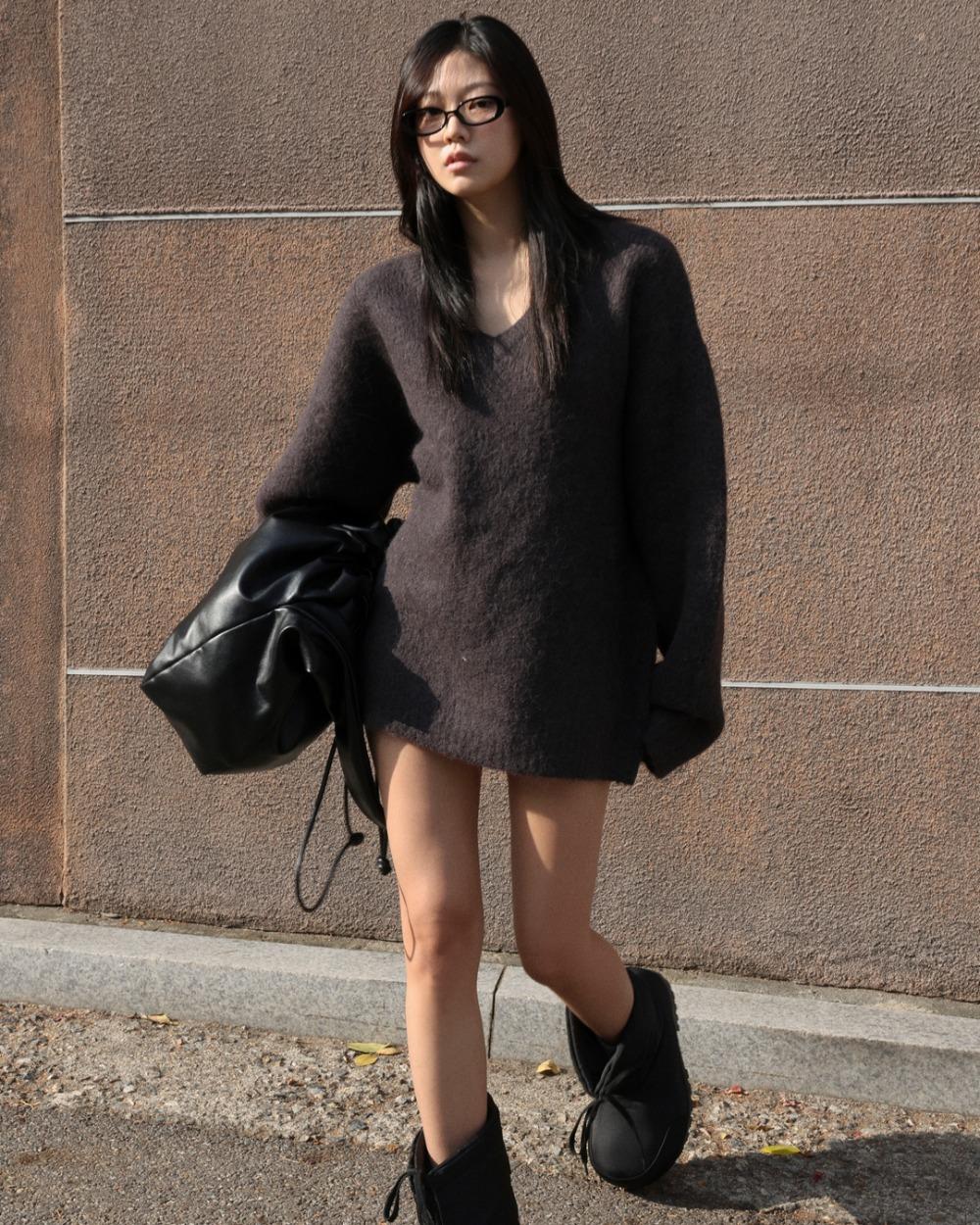 25FW special v-neck boxy alpaca knit