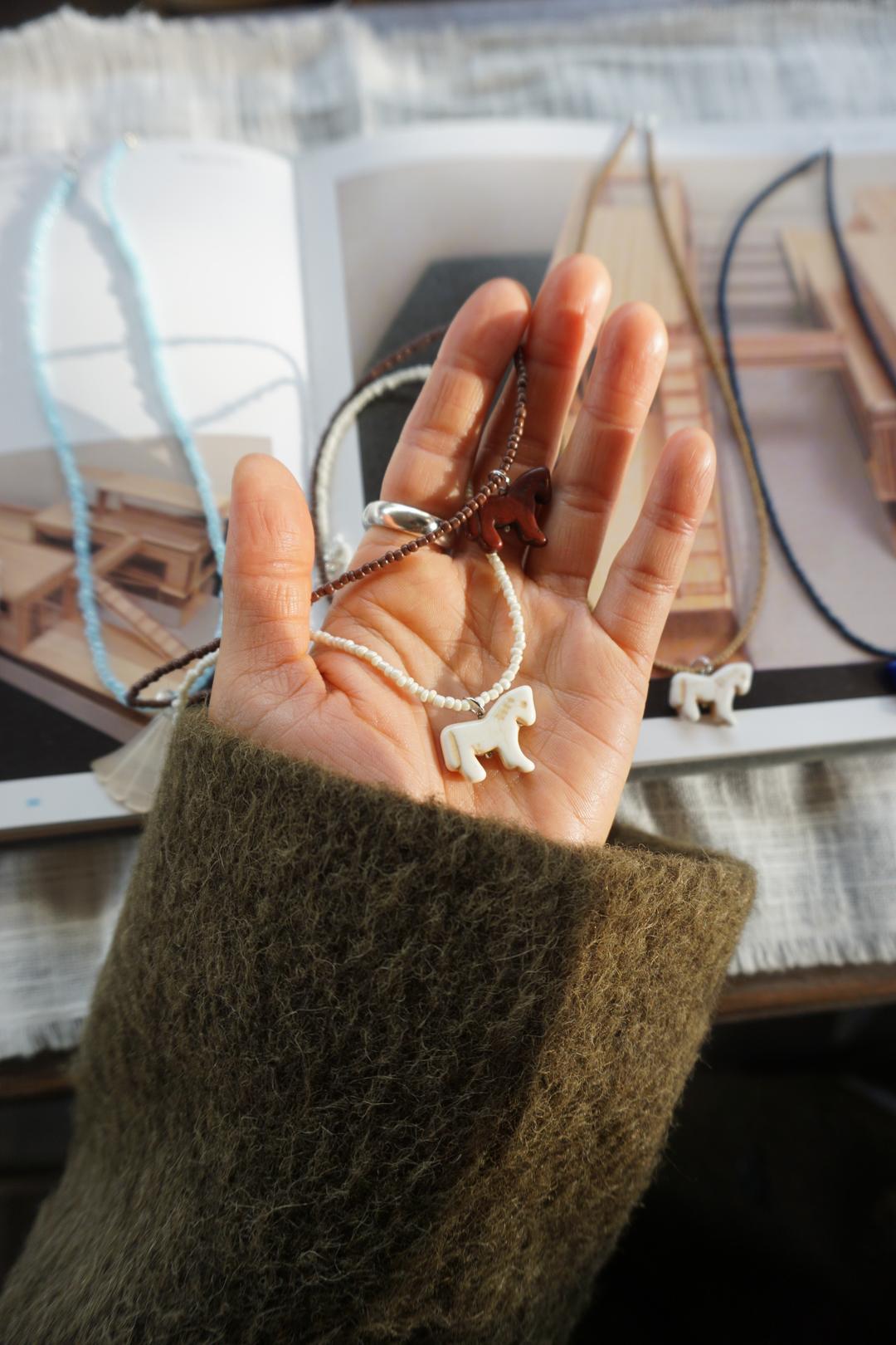 2026 YEAR OF THE HORSE NECKLACE(레드,베이지 1/20 부터 순차출고)