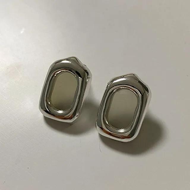 실버 안 그레이 귀걸이