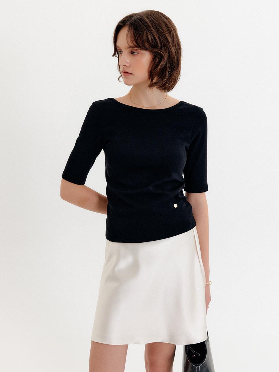 룩캐스트 올리버 백 포인트 티셔츠_블랙 / OLIVER BACK POINT T-SHIRT_BLACK
