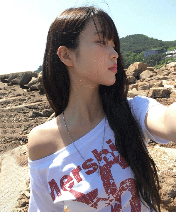 [어깨라인🤍/날씬핏] 네로 오프넥 레터링 넘버 반팔 티셔츠 (2color)
