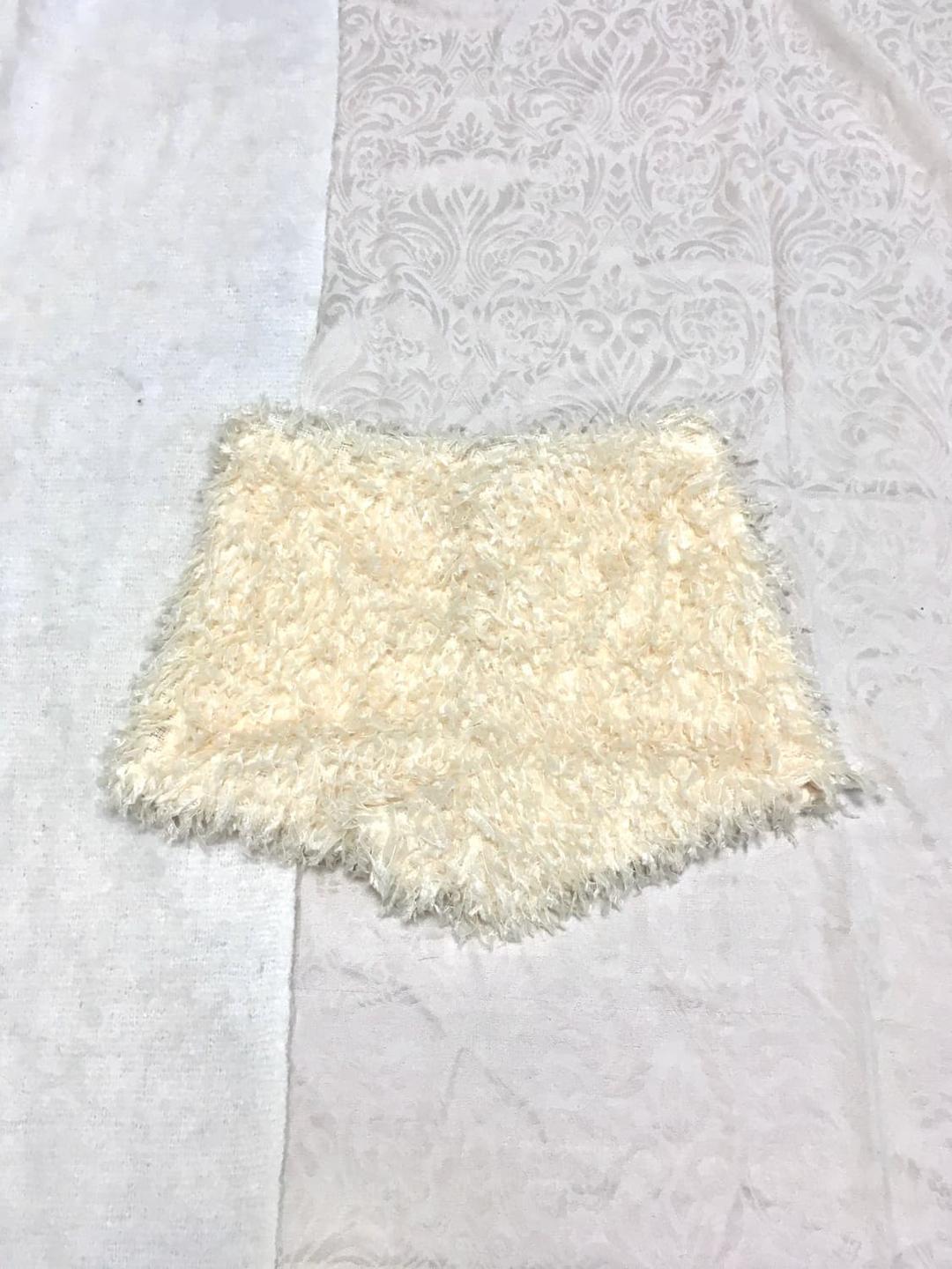 베이지 퍼 로우라이즈 숏츠 | 후루츠패밀리