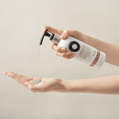 피토페시아 샴푸 / 트리트먼트 / 에센스 / 토닉 (유통기한 : 샴푸 27.06.10 ~ / 트리트먼트 27.04.23 / 에센스 26.02.13 / 토닉 27.02.21)