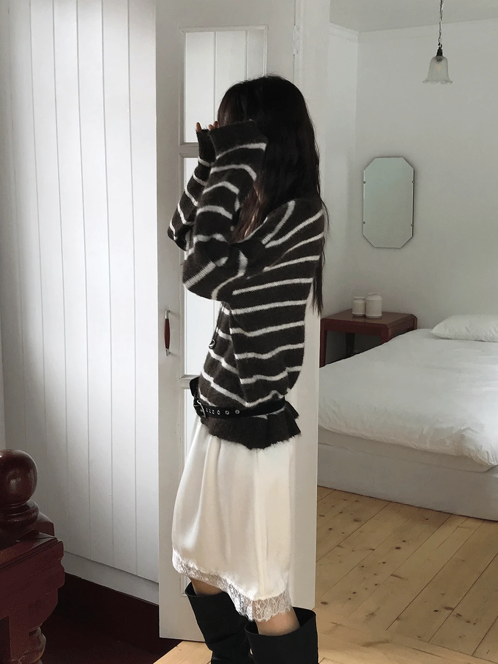 MOCHA STRIPE V-NECK KNIT (3COLORS)