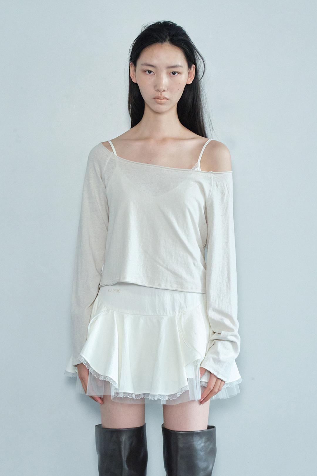 RAW CUT BOAT NECK TOP / IVORY