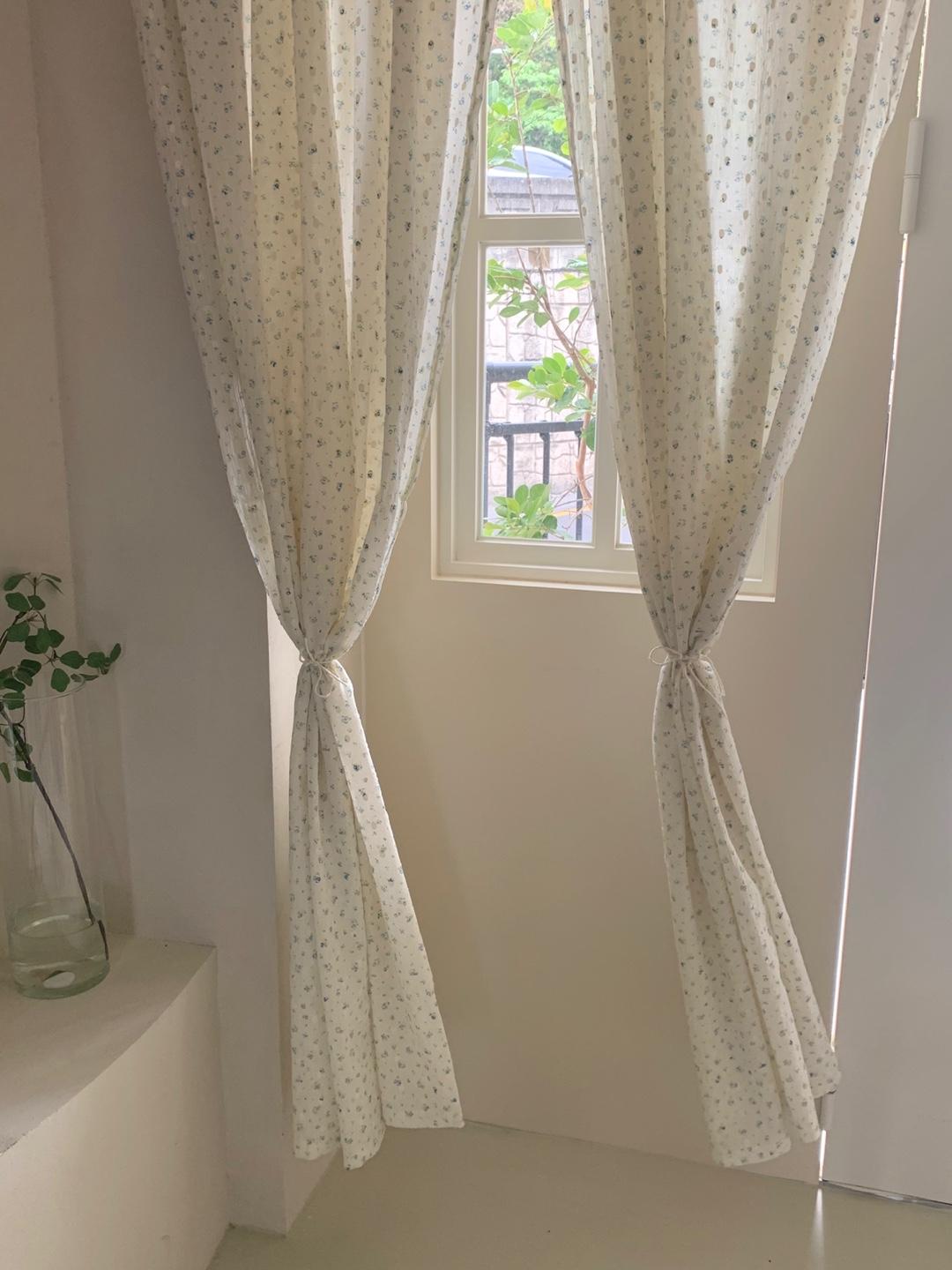 blanc curtain