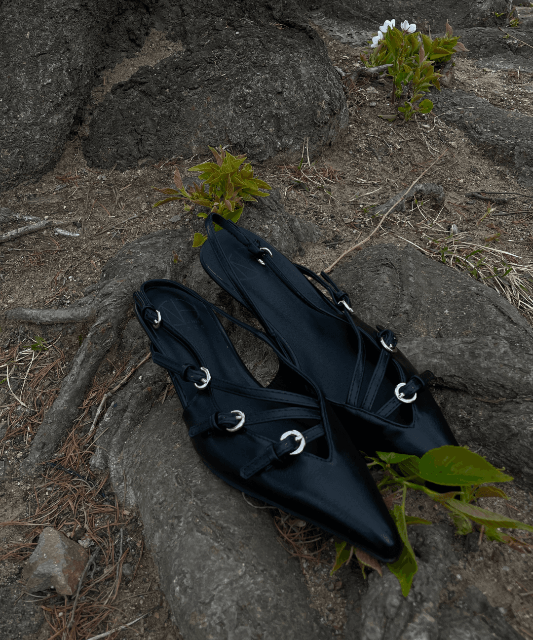 오드풀 스트랩 키튼힐 Strap Kitten heel