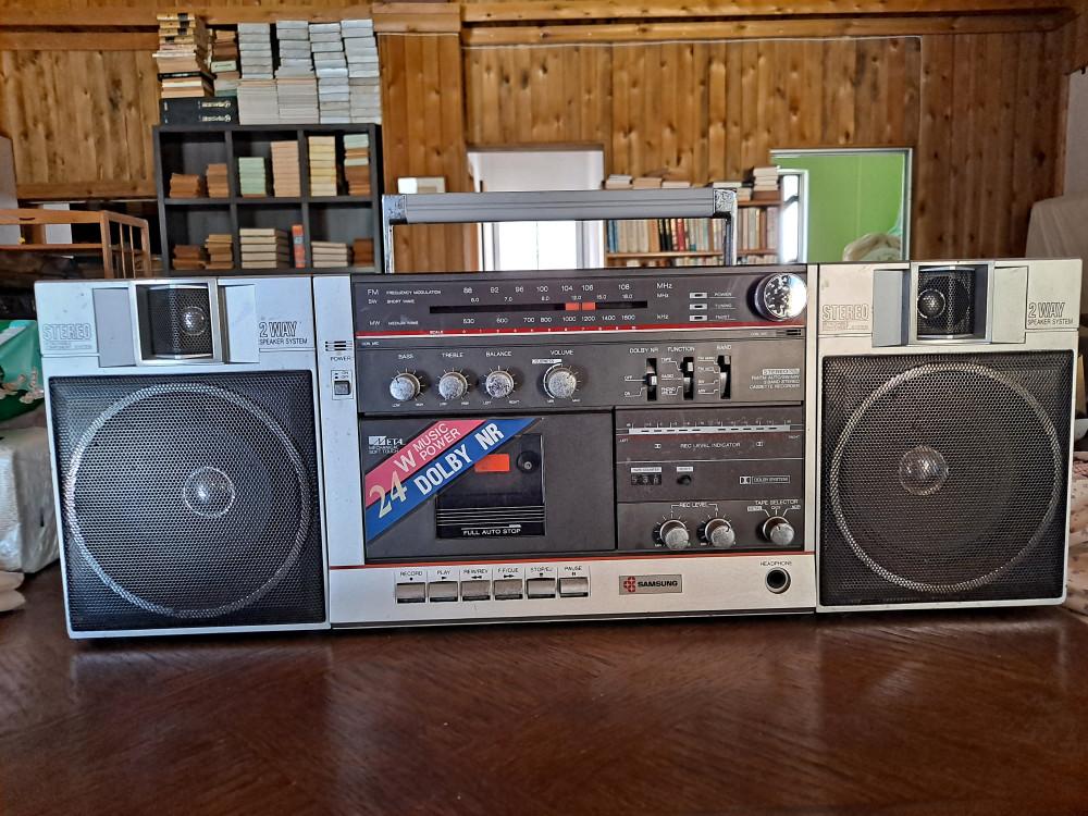 1980년대 추억의 수집품 삼성 카세트 라디오 P-74S