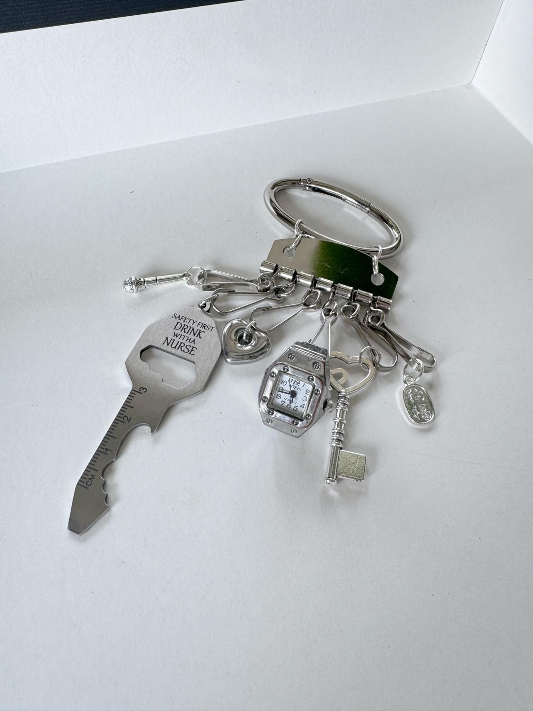 Key Heart Clock Keyring 키 하트 키링