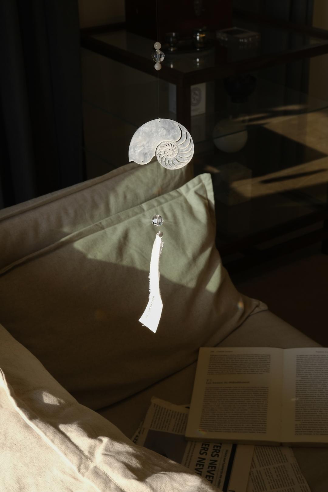 <HIKARI> Nautilus Shell SUNCATCHER