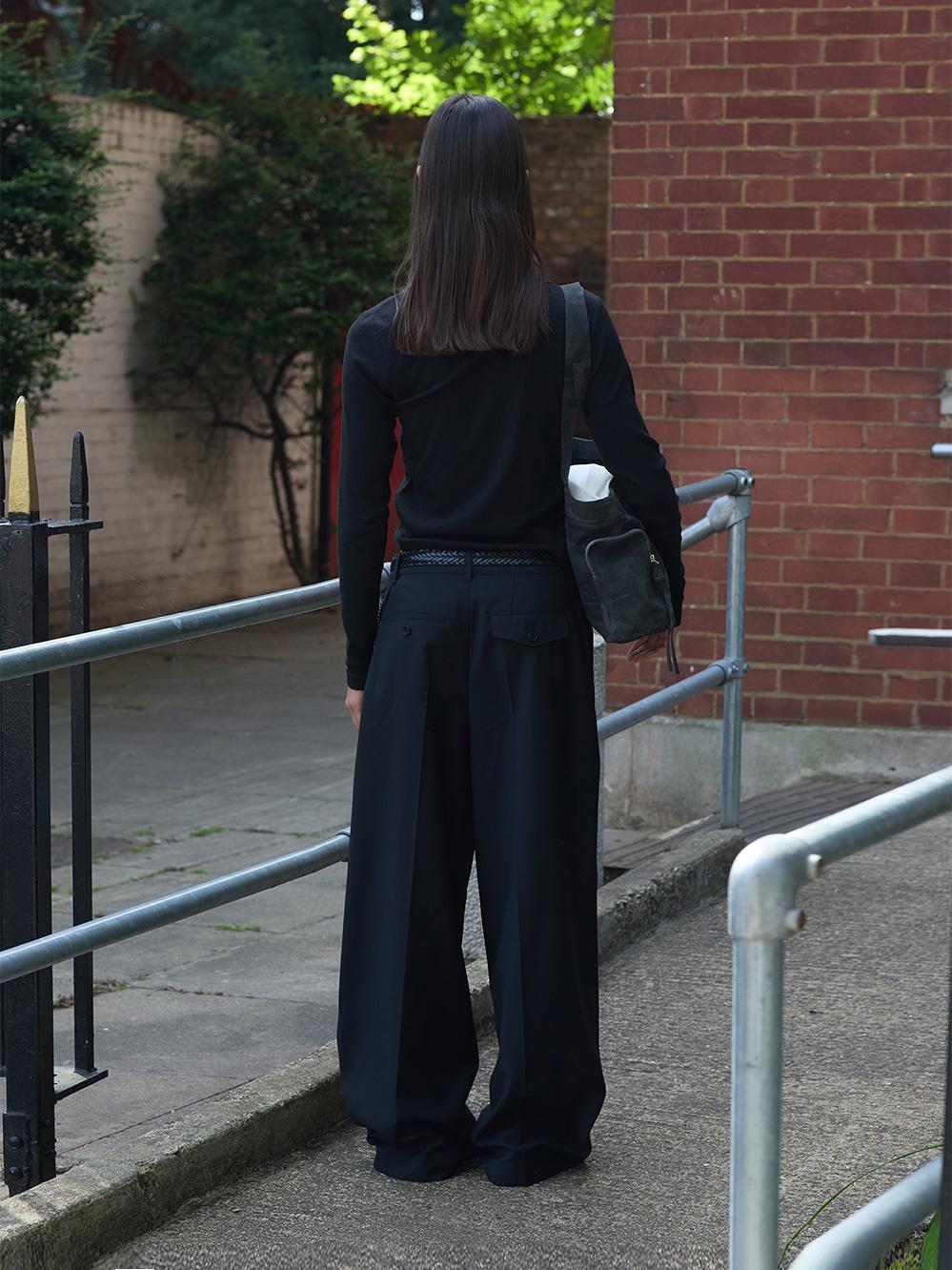 LOW-RISE SLACKS_BLACK