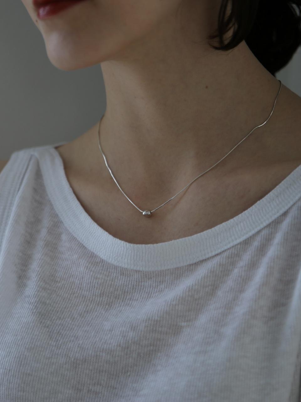 SMALL PEBBLE NECKLACE