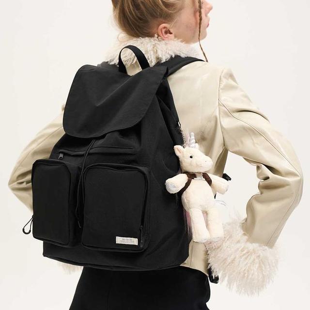 FLAP STRING BACKPACK / BLACK
