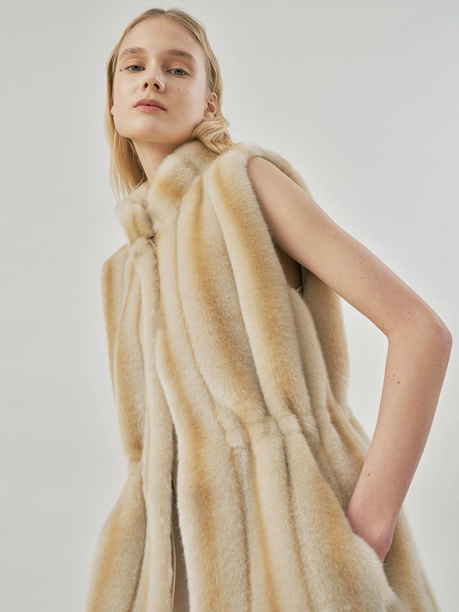 JOLLIE SLIM STRING FUR VEST [L.BEIGE]