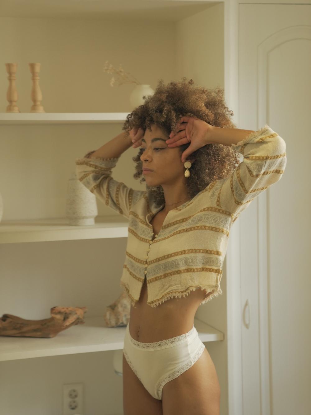 Simple is beauty cotton high-waist ivory