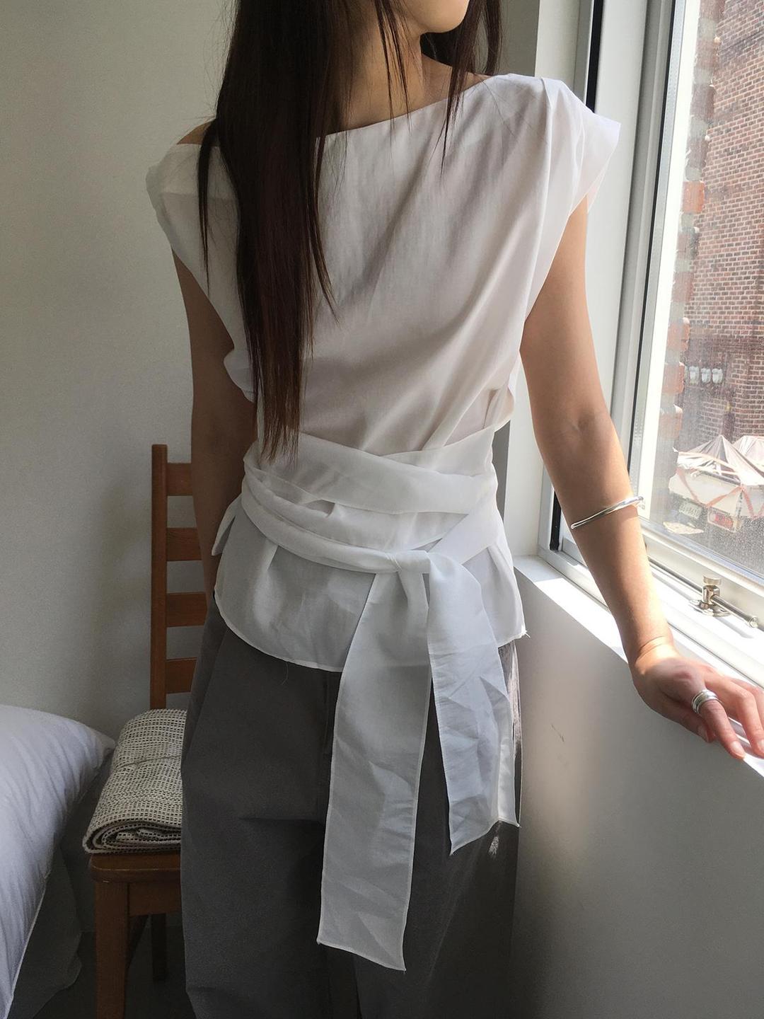 미엔느 [미엔느] wide boat wrap blouse / 와이드 보트 랩 블라우스 (2col)