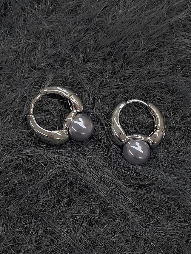 Orot pearl earring (gray)