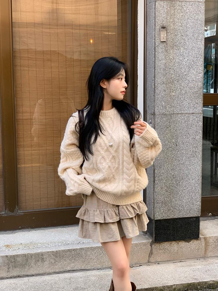 비츠 겨울 꽈배기 오버핏 니트