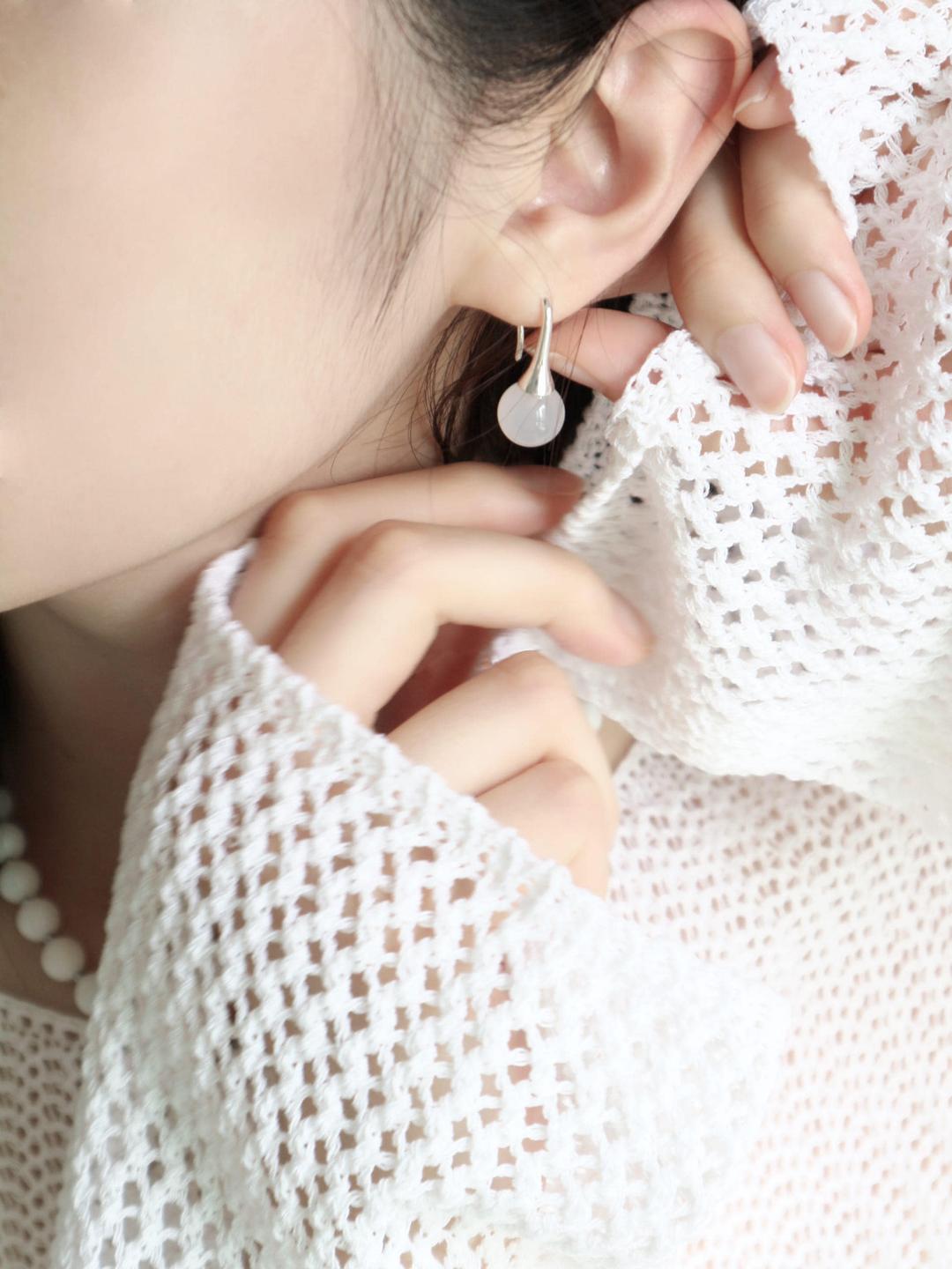 [925silver] WHITE STONE HOOK EARRING