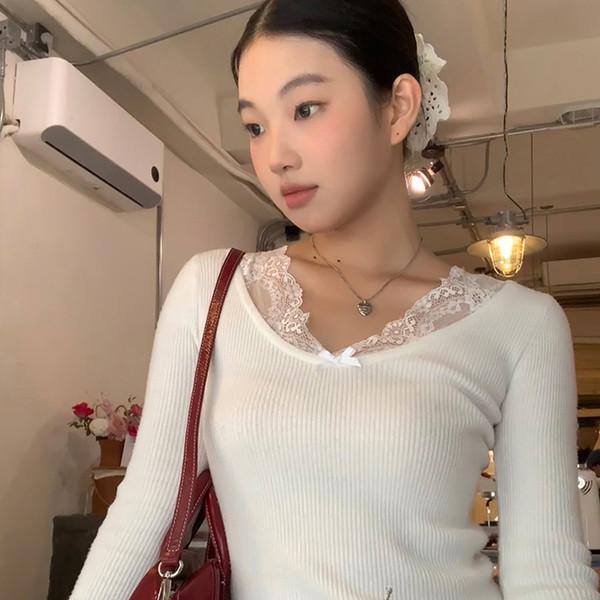 White lace neck knitwear