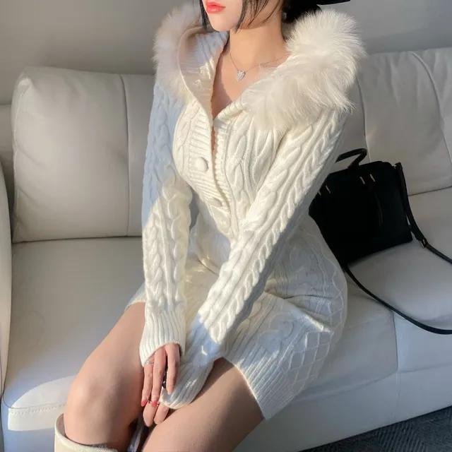 [고퀄리티/저렴이x] 스노우 페어리 트위스트 버튼 밍크 후드 니트 원피스 (2 colors)